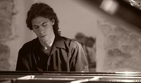 Julian Gargiulo-Pianist
